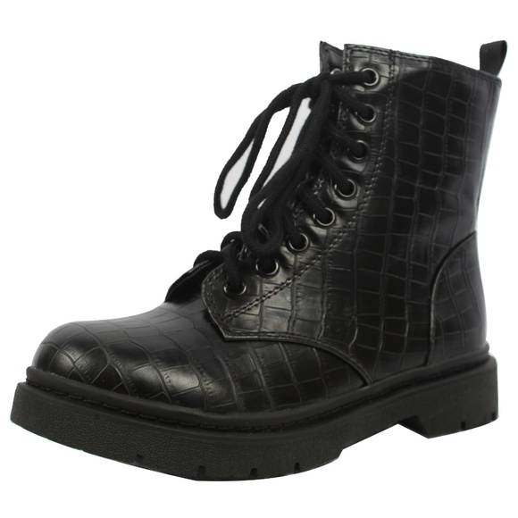 Shoes - Size 6 Black Crocodile Lace Up Lug Sole Military